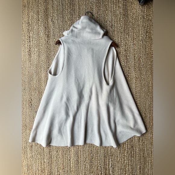 Duster Vest Cream Size Small/Medium - Picture 2 of 4